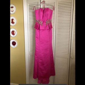 Ashley Lauren Size 4 Pageant or Prom Dress